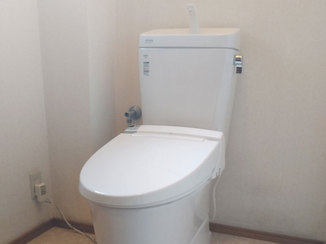 トイレリフォーム お手入れが楽な明るいトイレと使いやすいキッチン水栓