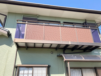外壁・屋根リフォーム サイディング張替えで美観を回復したベランダの外壁