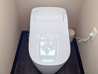 トイレリフォーム スッキリ快適になった、お手頃価格のタンクレストイレ